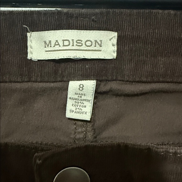 🤎 Madison Women’s Brown Corduroy Pants Size 8 Stretch Mid Rise Classic Fit - Picture 2 of 6